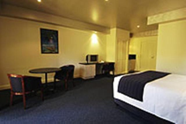 Fairways Resort Rosebud Oda fotoğraf